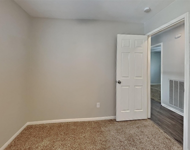 9530 Cabin Creek Drive - Photo Thumbnail 17