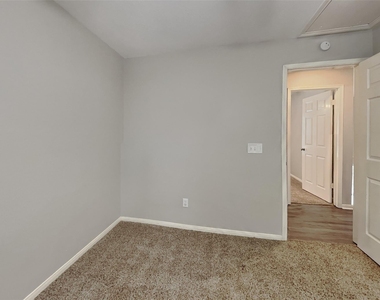 9530 Cabin Creek Drive - Photo Thumbnail 14