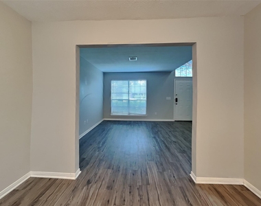9530 Cabin Creek Drive - Photo Thumbnail 7