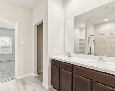 15556 Mallow Court - Photo Thumbnail 10
