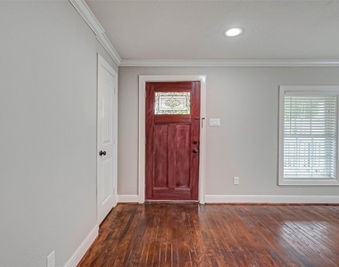 1510 Walton Street - Photo Thumbnail 2
