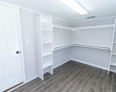 1510 Walton Street - Photo Thumbnail 27