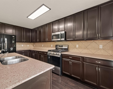 18302 Walden Gate Ln - Photo Thumbnail 16