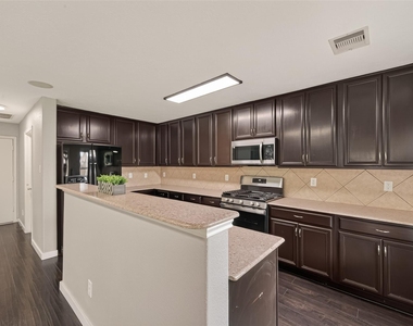 18302 Walden Gate Ln - Photo Thumbnail 15