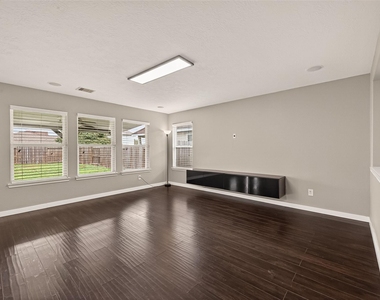 18302 Walden Gate Ln - Photo Thumbnail 10