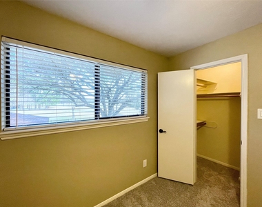 15006 Elmont Drive - Photo Thumbnail 33
