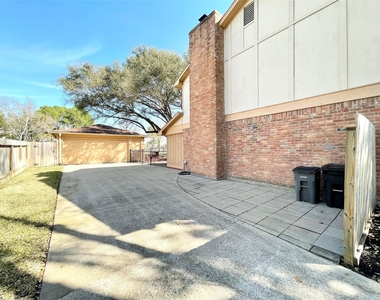 15006 Elmont Drive - Photo Thumbnail 2