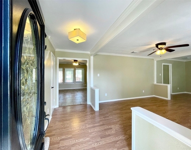15006 Elmont Drive - Photo Thumbnail 11