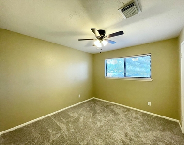 15006 Elmont Drive - Photo Thumbnail 32