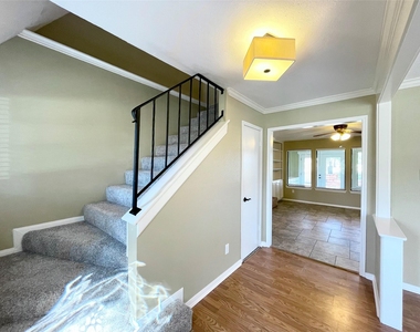 15006 Elmont Drive - Photo Thumbnail 12