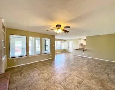 15006 Elmont Drive - Photo Thumbnail 18