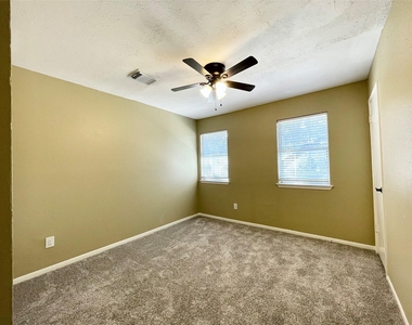 15006 Elmont Drive - Photo Thumbnail 30