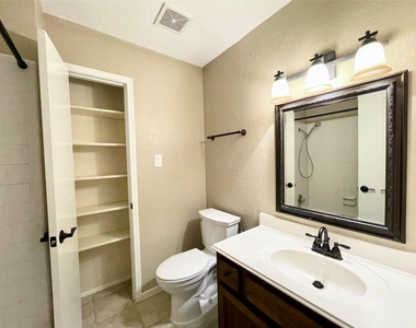 15006 Elmont Drive - Photo Thumbnail 34