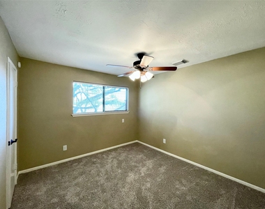 15006 Elmont Drive - Photo Thumbnail 35
