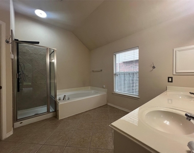 28106 Emma Gardens Lane - Photo Thumbnail 1