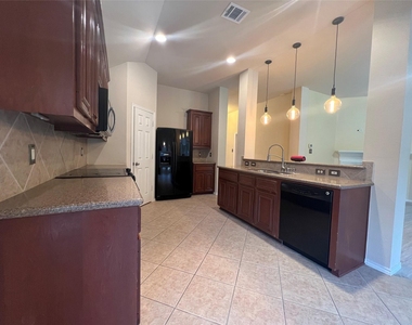28106 Emma Gardens Lane - Photo Thumbnail 3