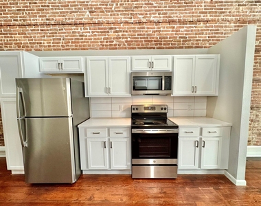 2309 Strand Street - Photo Thumbnail 8