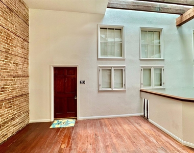2309 Strand Street - Photo Thumbnail 1