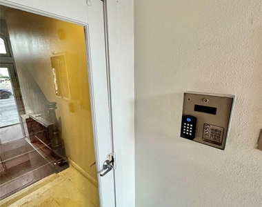 2309 Strand Street - Photo Thumbnail 21