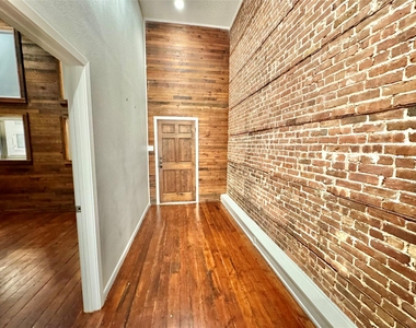 2309 Strand Street - Photo Thumbnail 3