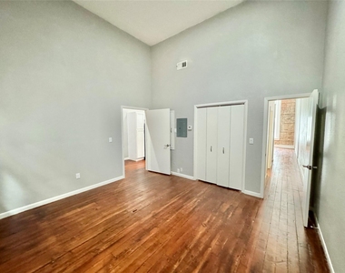 2309 Strand Street - Photo Thumbnail 5