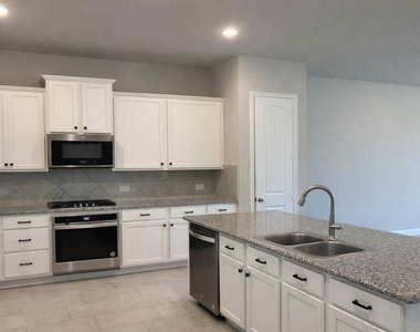 10442 Eastern Bluestar Drive - Photo Thumbnail 8