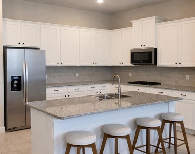 10442 Eastern Bluestar Drive - Photo Thumbnail 9