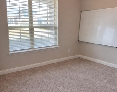 10442 Eastern Bluestar Drive - Photo Thumbnail 23