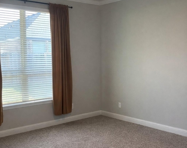 10442 Eastern Bluestar Drive - Photo Thumbnail 27