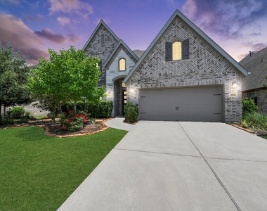 28045 Woodland Bend Way - Photo Thumbnail 2