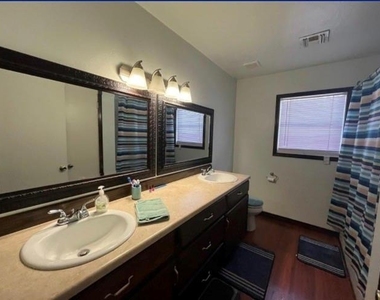 114 Irwin - Photo Thumbnail 10