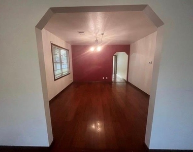 114 Irwin - Photo Thumbnail 2