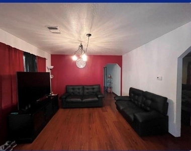 114 Irwin - Photo Thumbnail 4