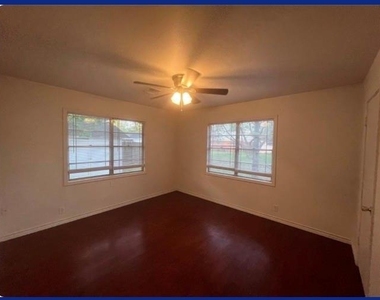 114 Irwin - Photo Thumbnail 12