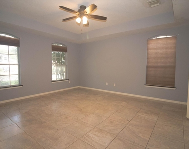310 Cheddington Drive - Photo Thumbnail 15
