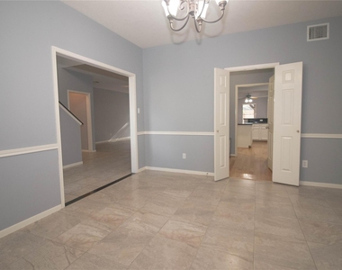 310 Cheddington Drive - Photo Thumbnail 12