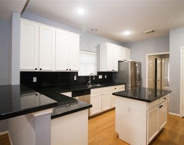 310 Cheddington Drive - Photo Thumbnail 8