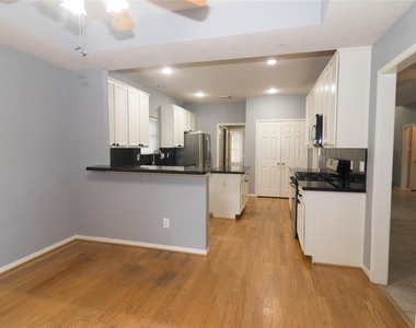310 Cheddington Drive - Photo Thumbnail 11