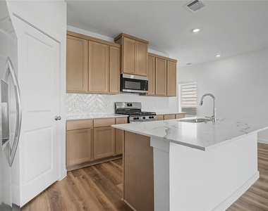 2629 Mchenry Landing Lane - Photo Thumbnail 4