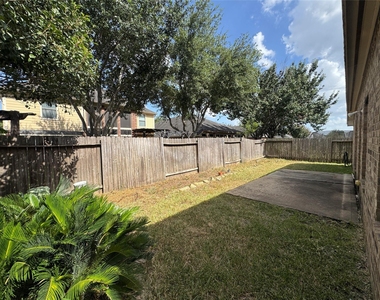 2827 Fair Chase Drive - Photo Thumbnail 39