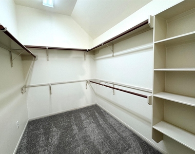 2827 Fair Chase Drive - Photo Thumbnail 23