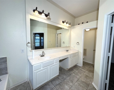 2827 Fair Chase Drive - Photo Thumbnail 22
