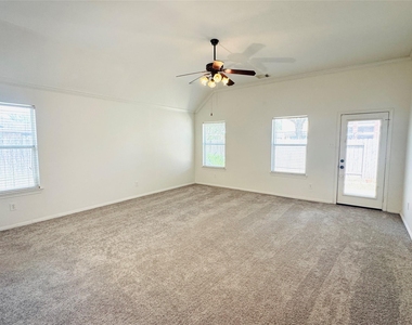 2827 Fair Chase Drive - Photo Thumbnail 16
