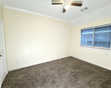2827 Fair Chase Drive - Photo Thumbnail 25