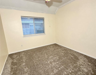 2827 Fair Chase Drive - Photo Thumbnail 33