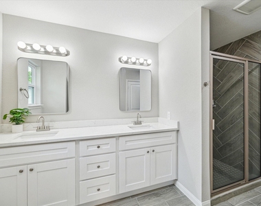 9713 Beckley Street - Photo Thumbnail 6