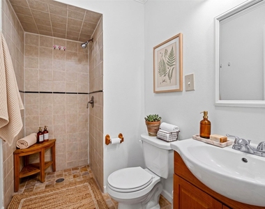 1220 Shadowdale Drive - Photo Thumbnail 24