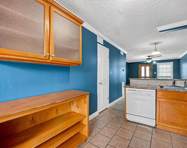1220 Shadowdale Drive - Photo Thumbnail 13