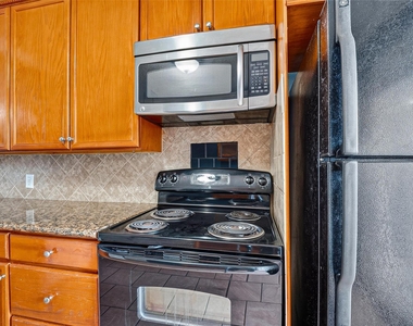 1220 Shadowdale Drive - Photo Thumbnail 10