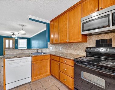 1220 Shadowdale Drive - Photo Thumbnail 11